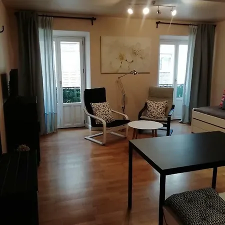 Apartment Sebrenu 1 *